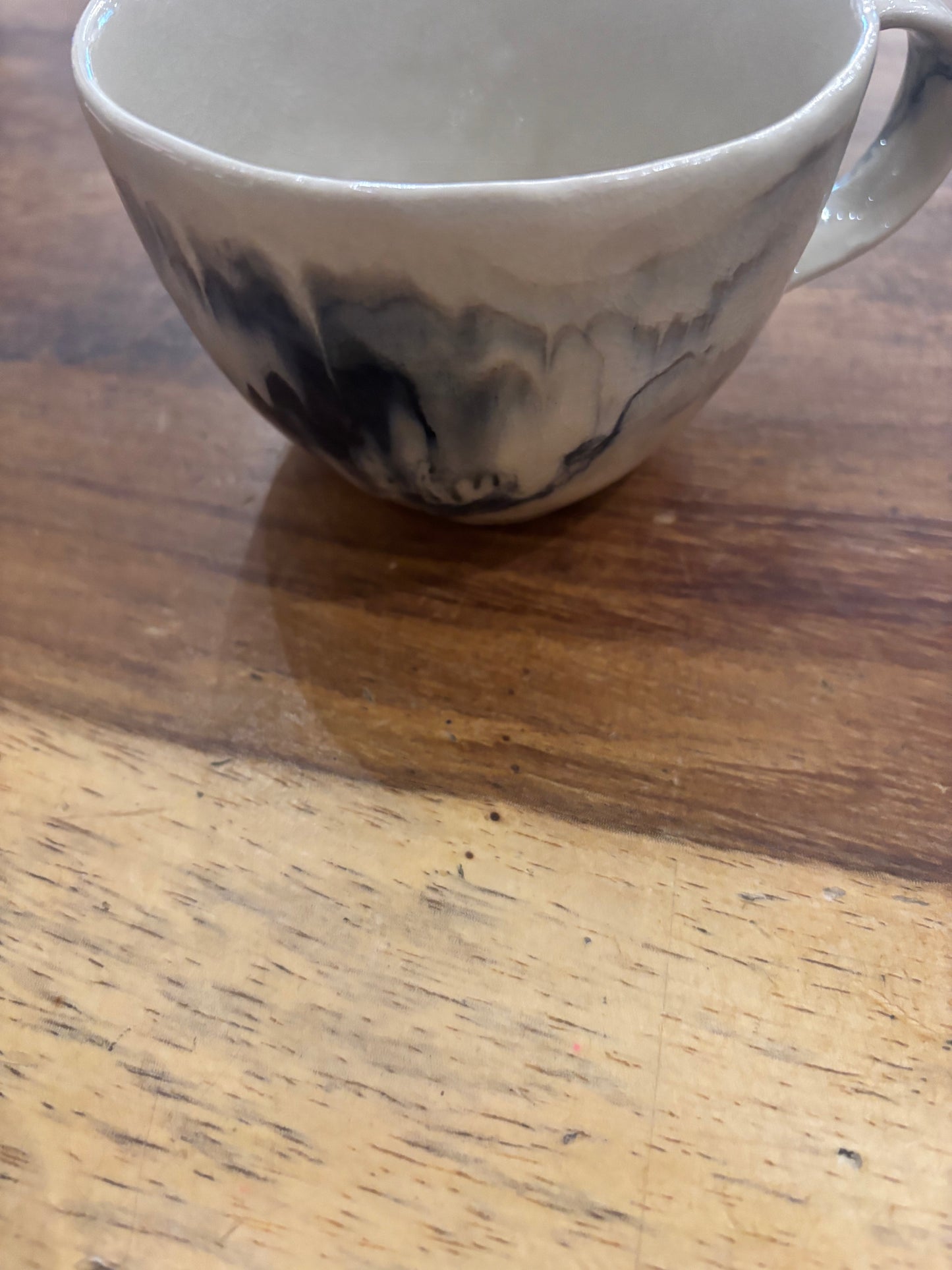 Stoneware 4-1/4 round mug in 3 colors