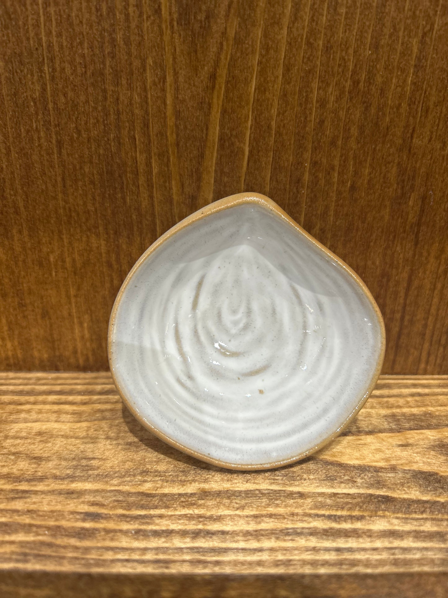 Stoneware Shell Dish