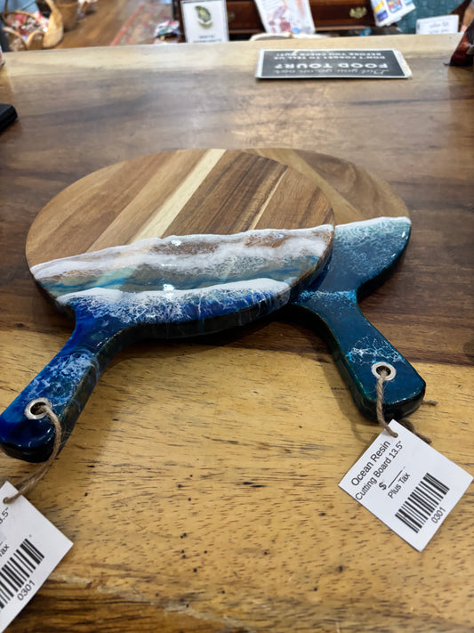 Ocean resin cutting board 13.5"